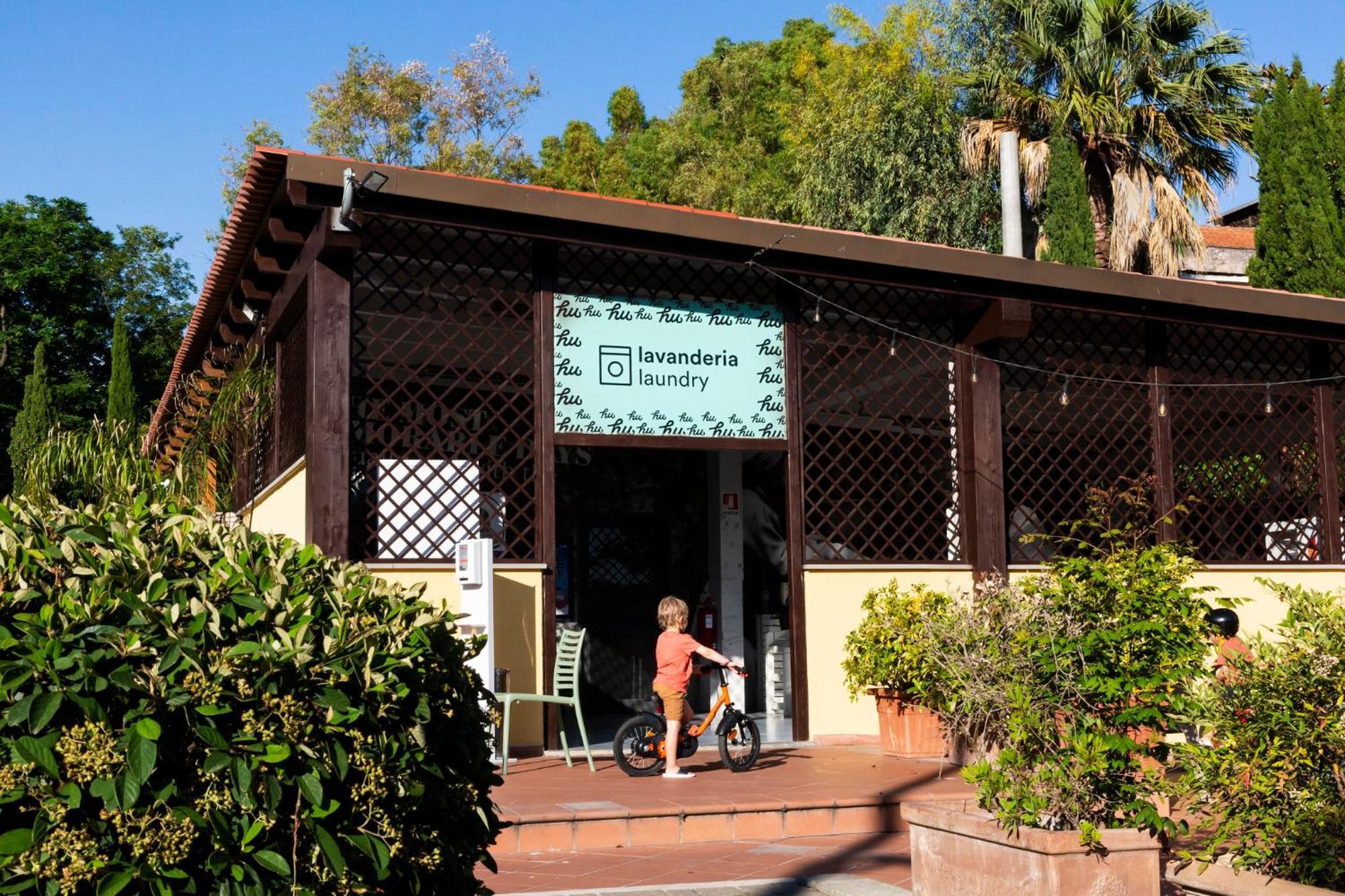 Hu Roma Camping In Town Exterior photo
