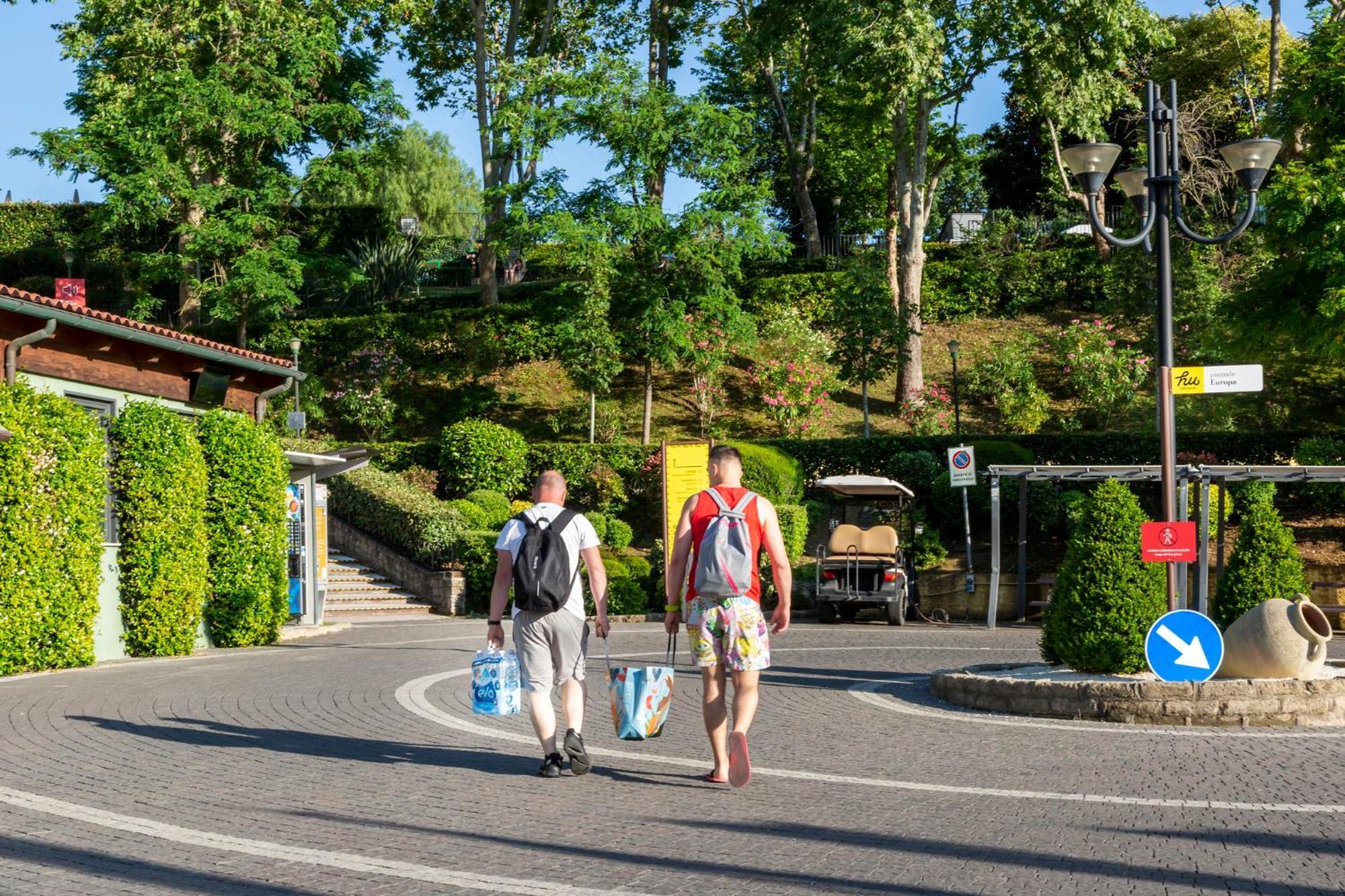 Hu Roma Camping In Town Exterior photo