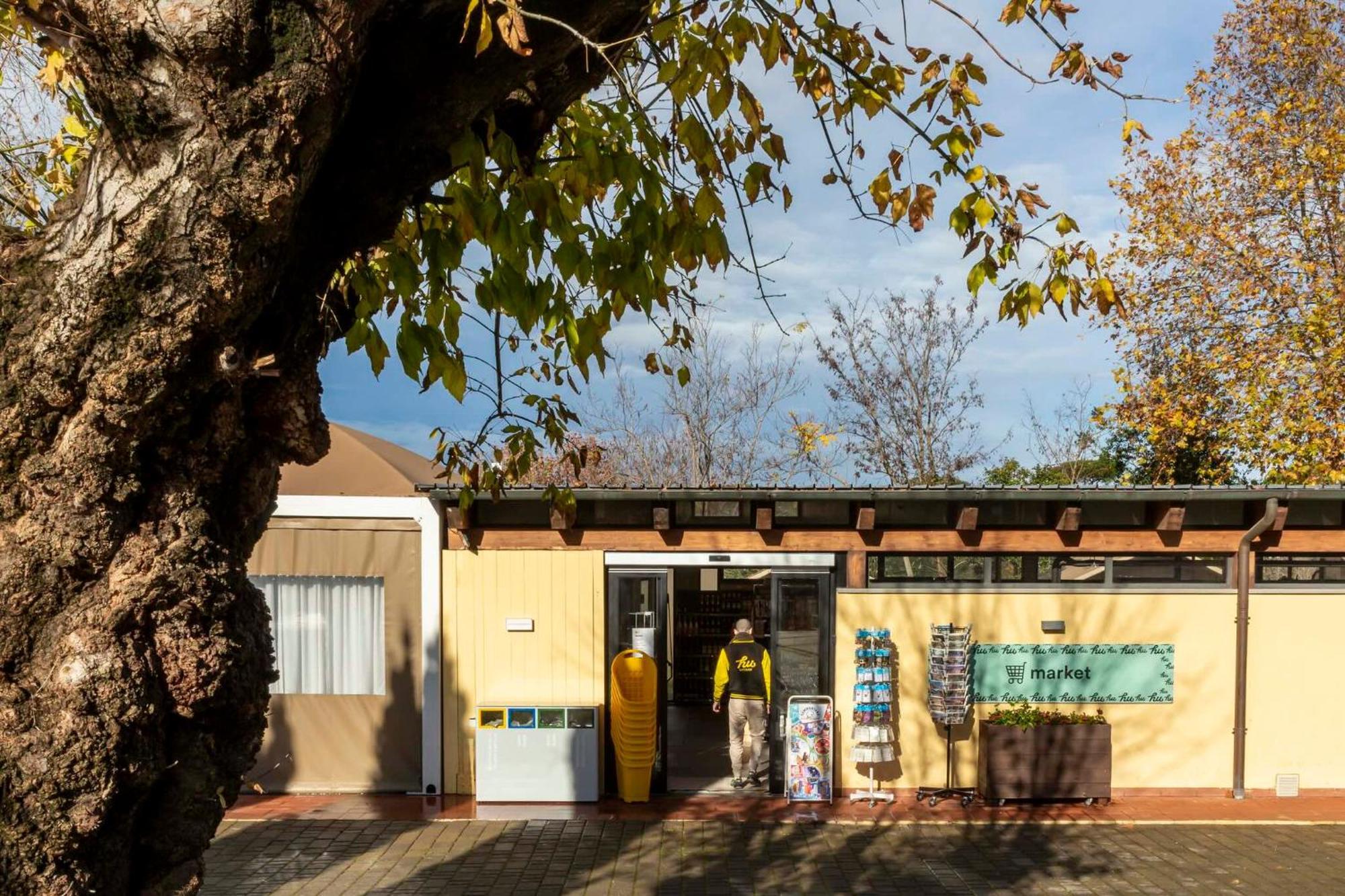 Hu Roma Camping In Town Exterior photo